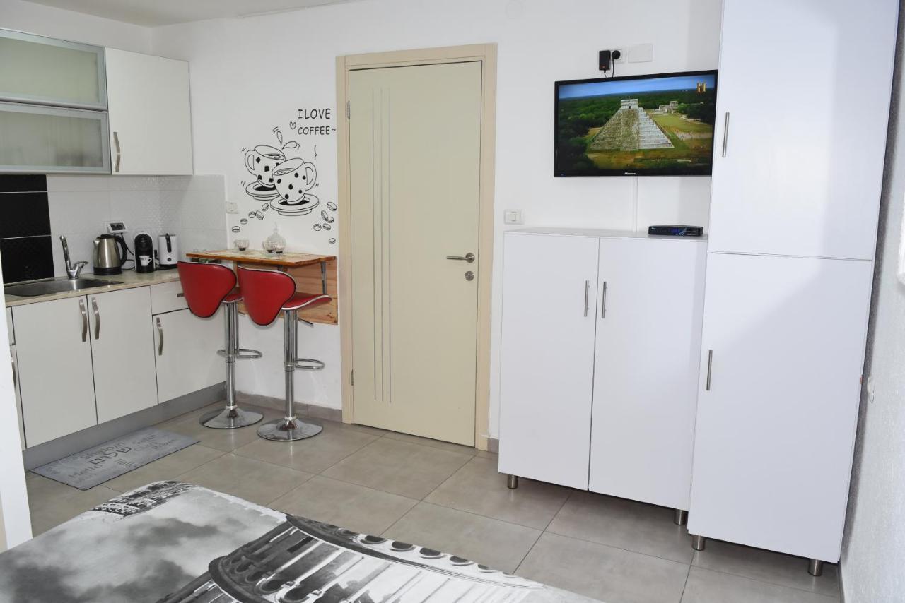 Sweet Dreams Apartment Тиберия Екстериор снимка