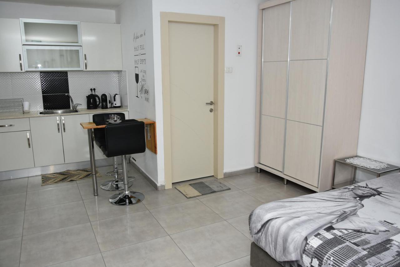 Sweet Dreams Apartment Тиберия Екстериор снимка