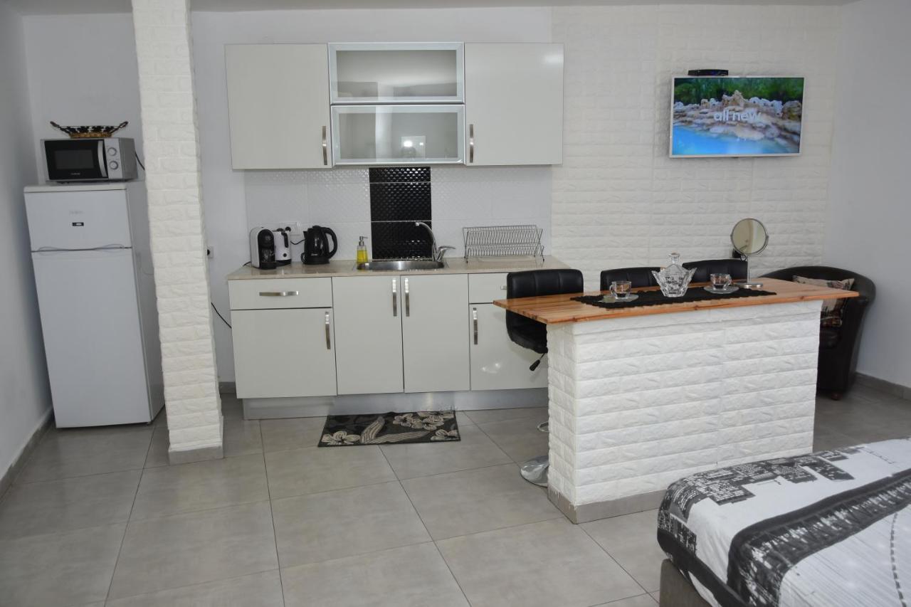 Sweet Dreams Apartment Тиберия Екстериор снимка